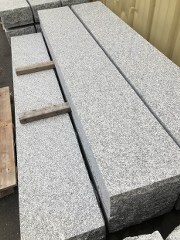 GRANITE STEP 7X16X90 STANSTEAD ROCK 1L 2S"